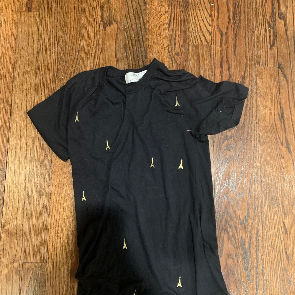 Black t-shirt